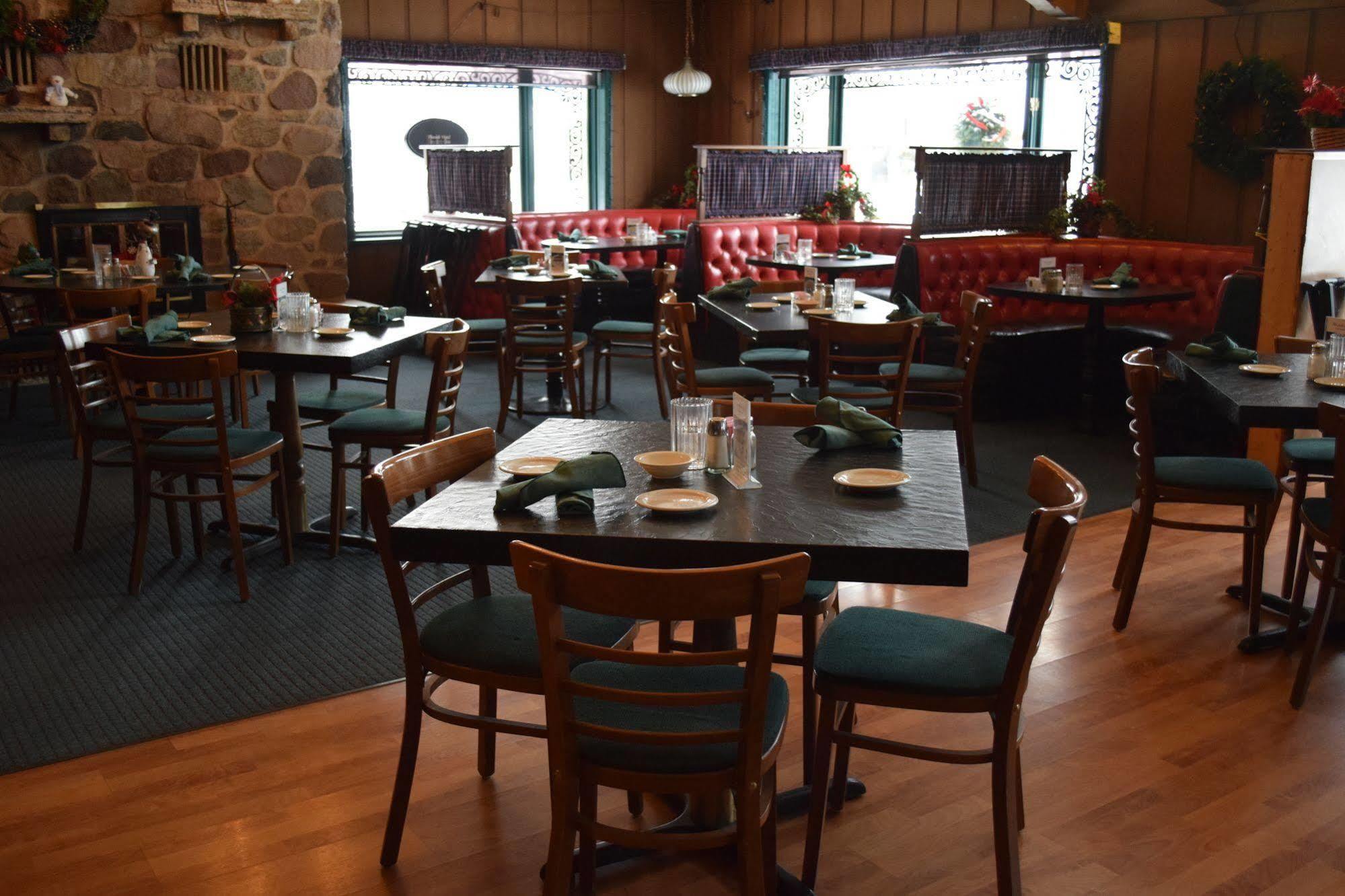 Oneida Village Inn Three Lakes Екстериор снимка