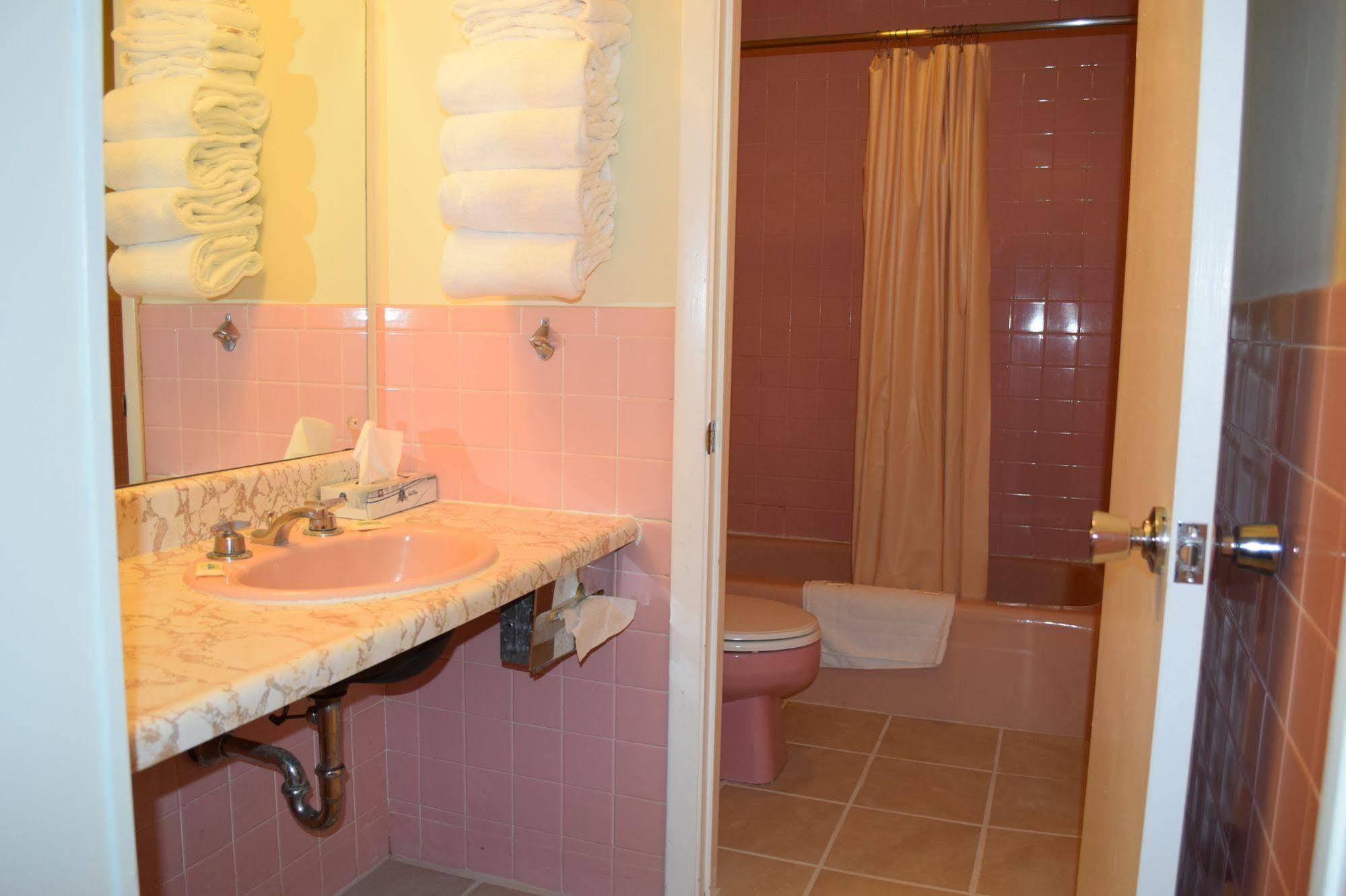 Oneida Village Inn Three Lakes Екстериор снимка